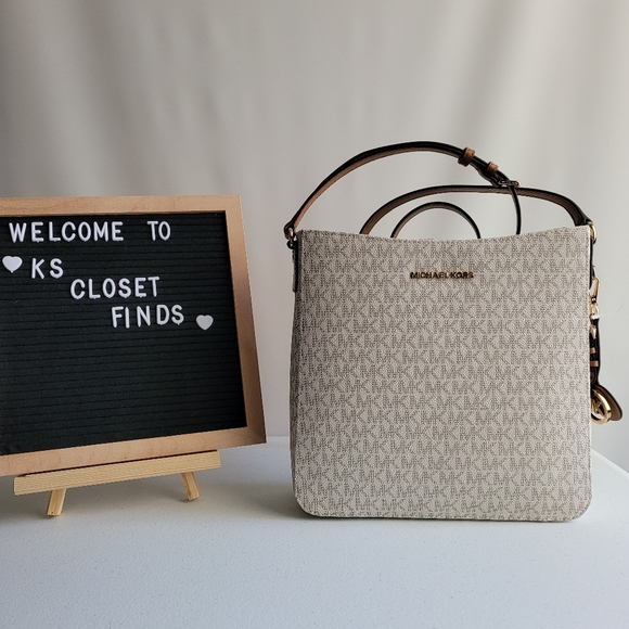 New Michael Kors Signature Jet Set North South Messenger Crossbody - Picture 2 of 7